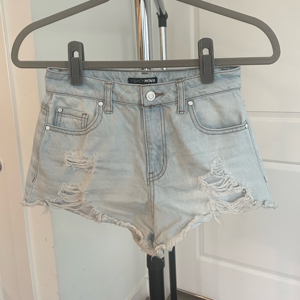Light wash high waisted distressed shorts